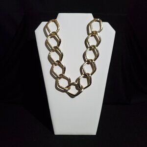 Fashion Statement Twist Chain Choker Necklace (NWT)